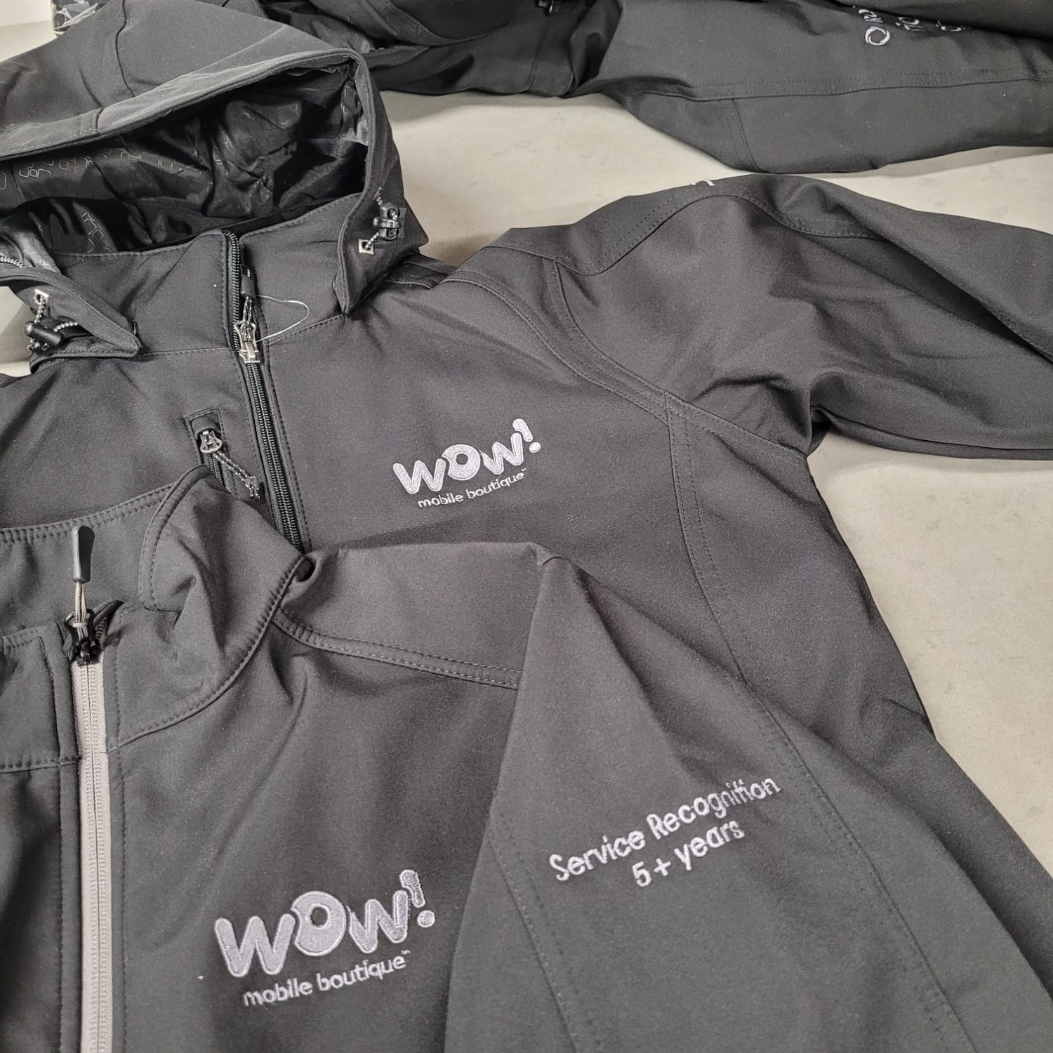 wow-mobile-embroidery-jacket